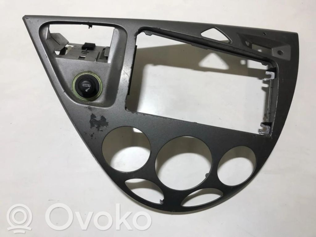 Ford Focus Kita salono detalė 