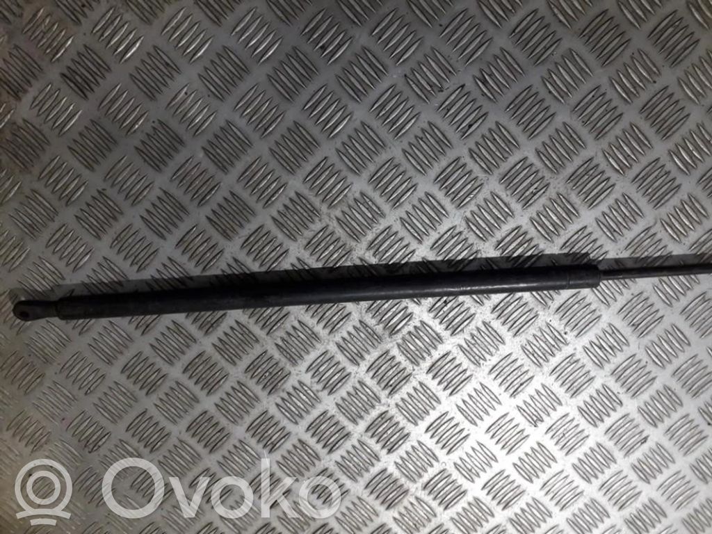 Audi 100 S4 C4 Siłownik maski przedniej 