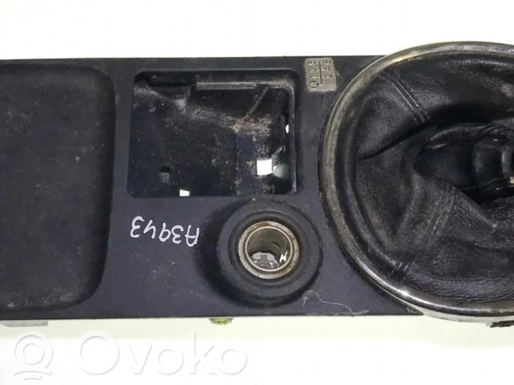 Lexus IS 200-300 Altra parte interiore 