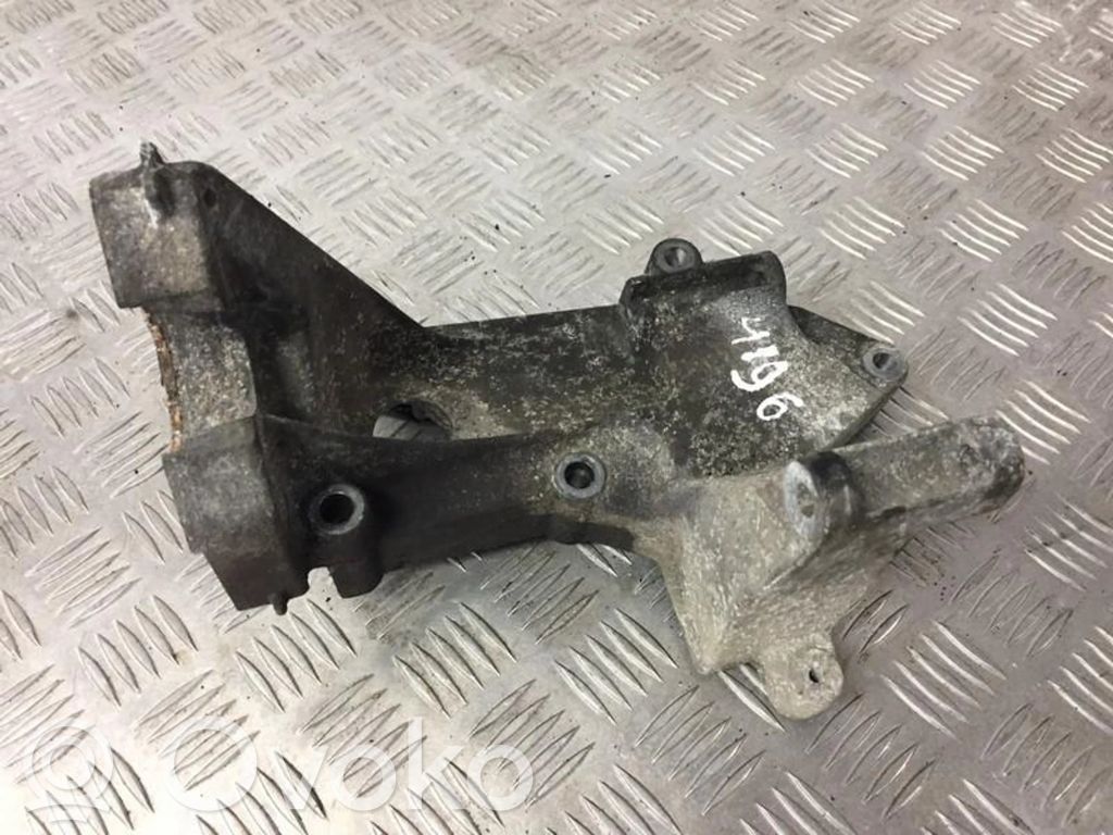 Soporte de montaje del motor (Usadas)   98FF10239BE,98FF10239BE,98FF10239BE,98FF10239BE