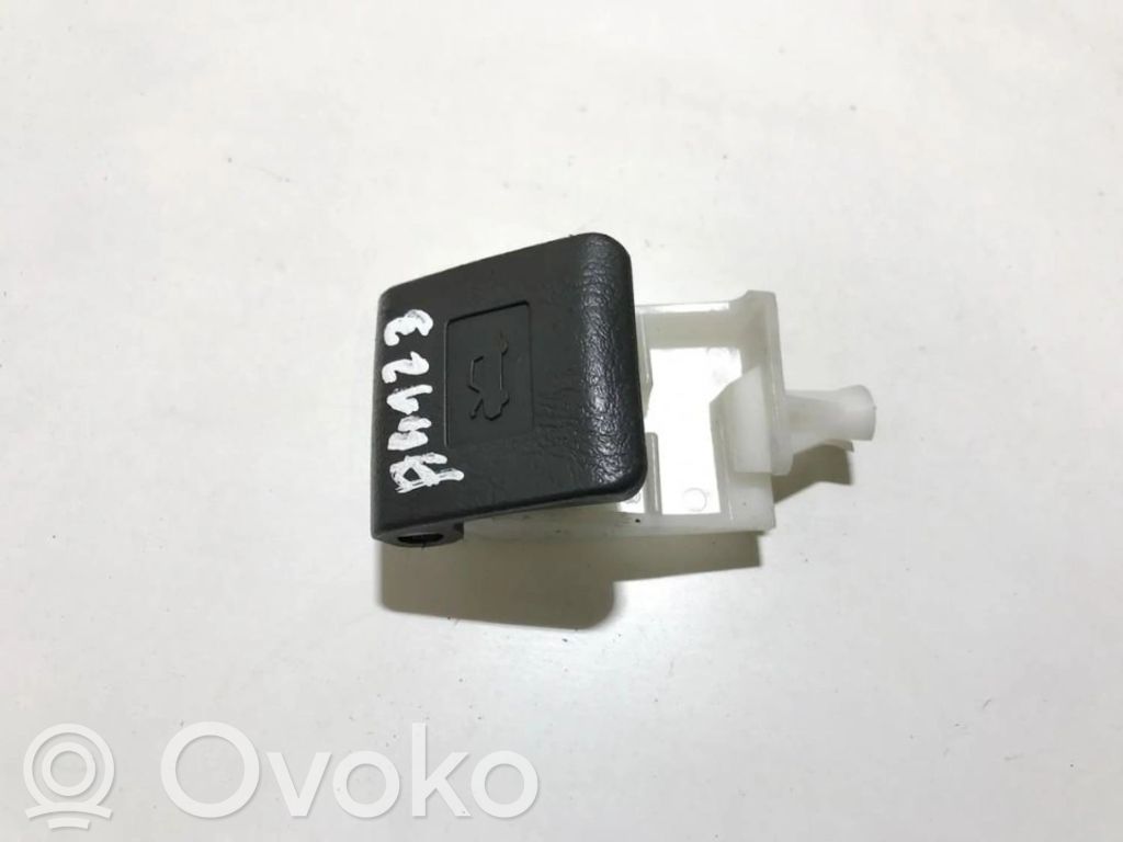 Toyota Prius (XW20) Poignée, déverrouillage du capot moteur 