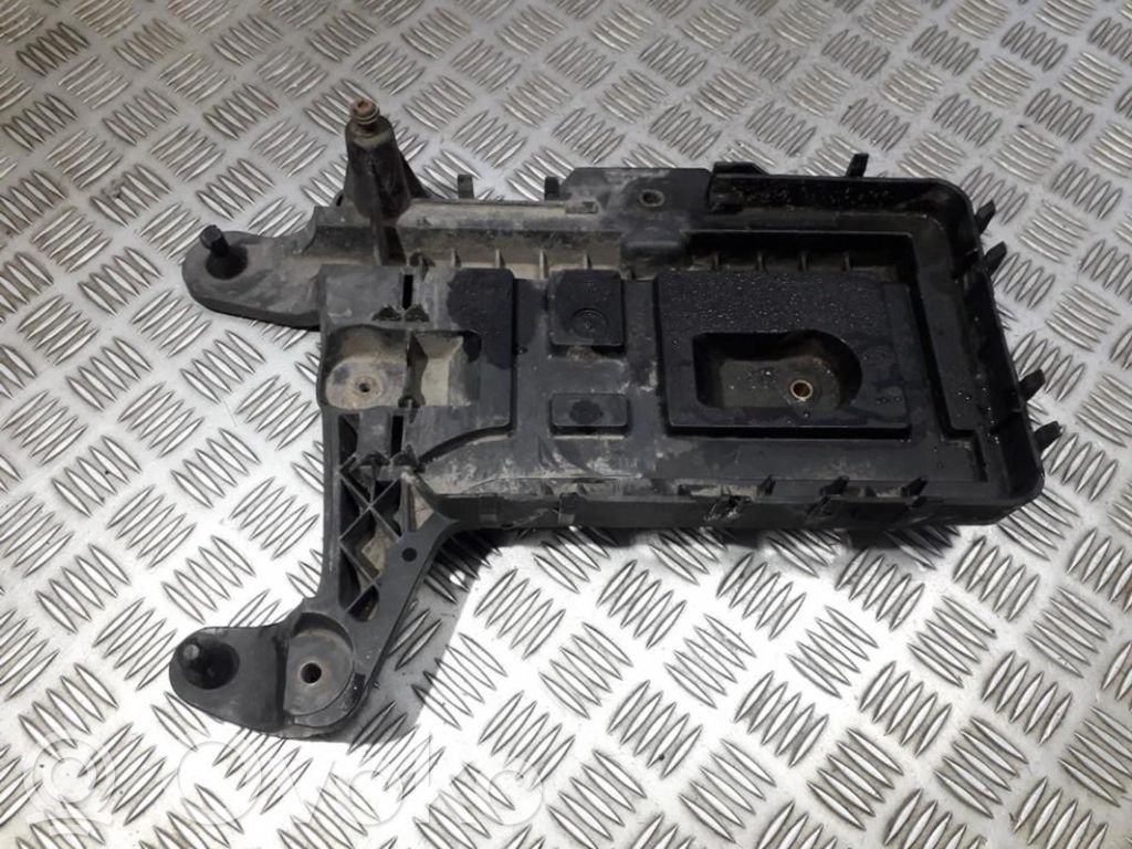 Volkswagen Golf Plus Coperchio/tappo della scatola vassoio della batteria