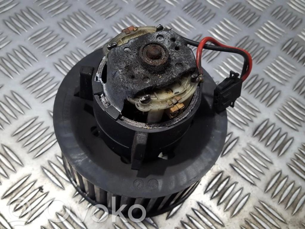 Volkswagen Touran I Heater fan/blower 