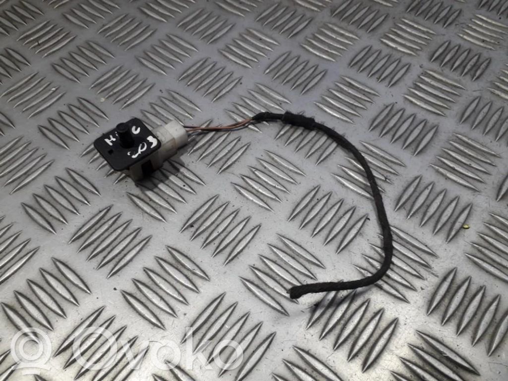 Mercedes-Benz E W211 Sensore portiera anteriore