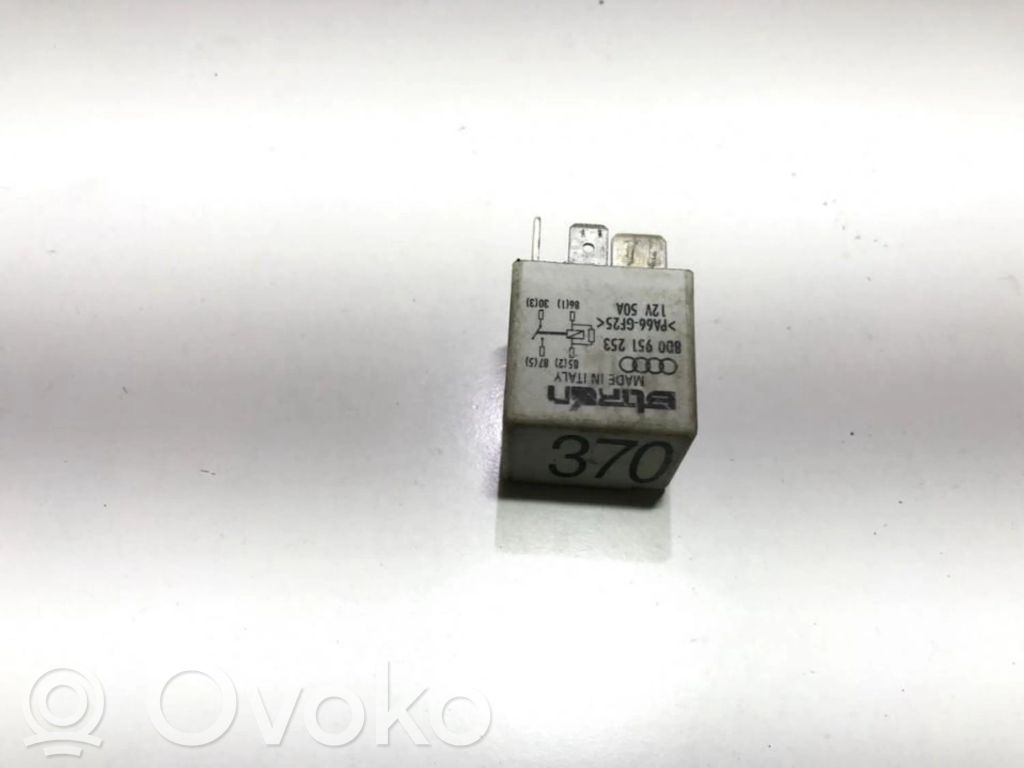Inne przekaźniki   8D0951253,PA66GF25,8D0951253,PA66GF25