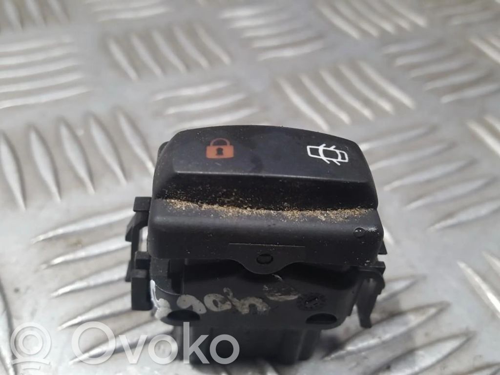 Isuzu Trooper Buton comutator închidere centralizată 