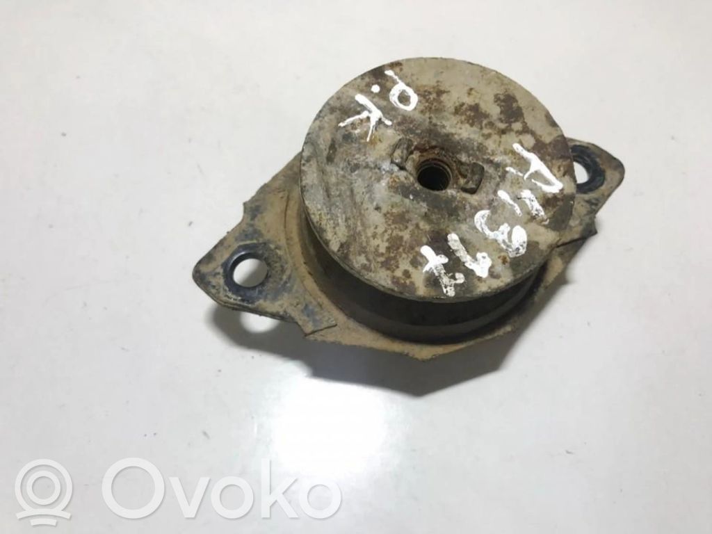 Seat Toledo I (1L) Wspornik / Mocowanie silnika 
