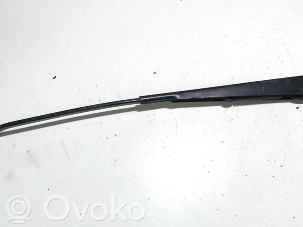 Volkswagen PASSAT B5 Braccio della spazzola tergicristallo anteriore 