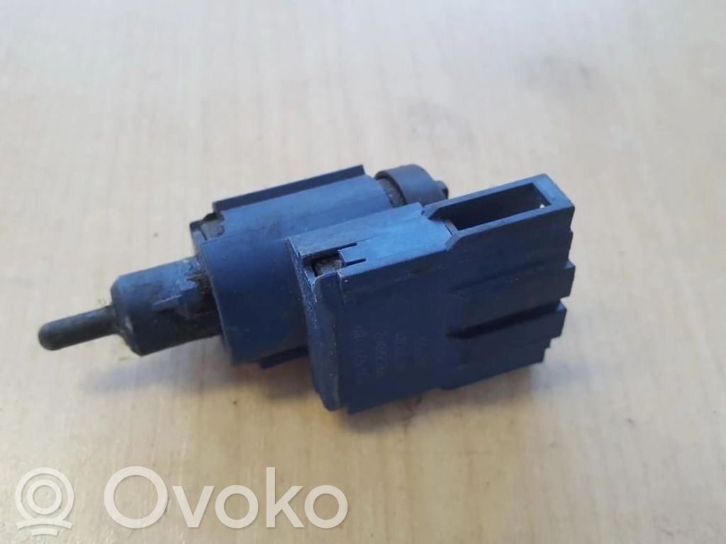 Volkswagen PASSAT B5 Interruttore del pedale del freno