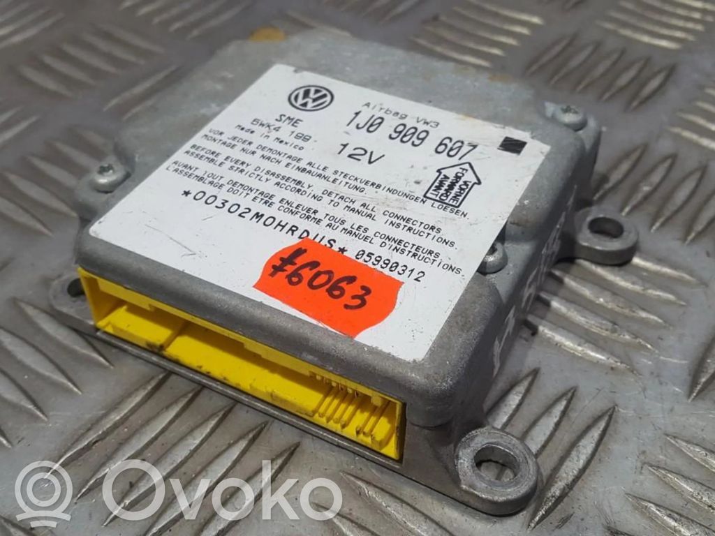 Volkswagen PASSAT B5 Centralina/modulo airbag 