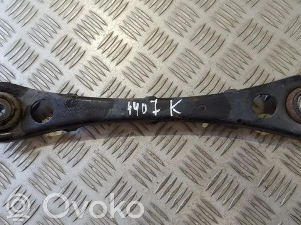 Basculă superioară spate   8E0501529K,8E0501529K