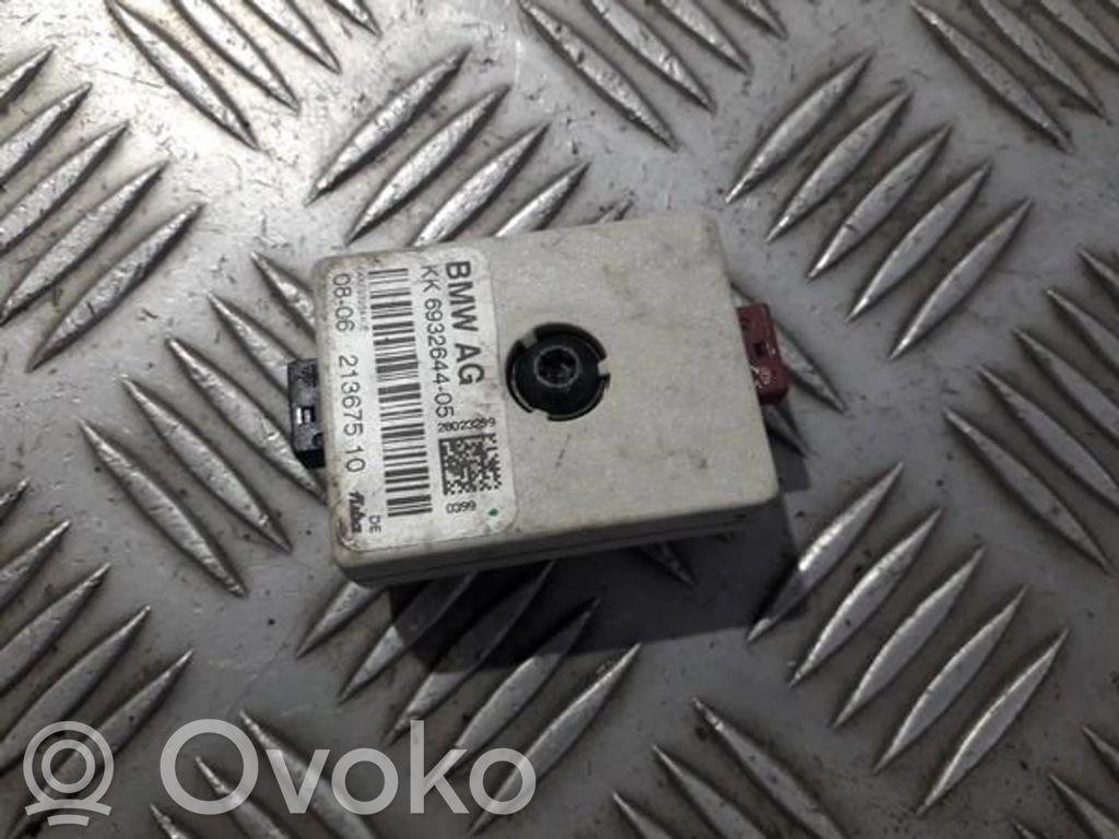 BMW 3 E90 E91 Antenos valdymo blokas 