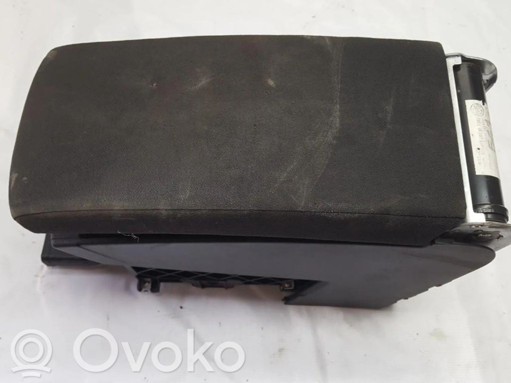 Volkswagen PASSAT B6 Reposabrazos 