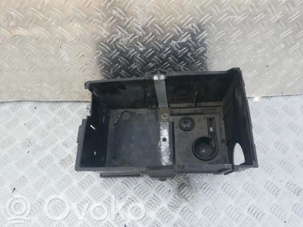 Volvo V50 Podstawa / Obudowa akumulatora 