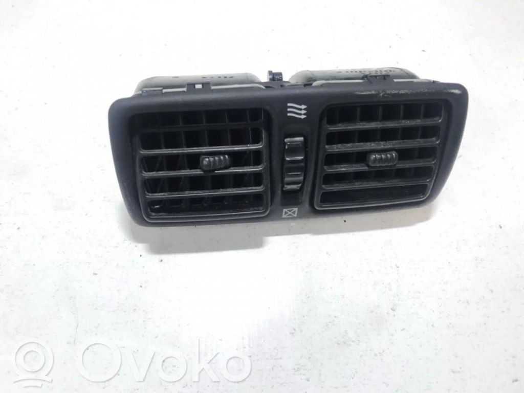 Lexus GS 300 400 430 Dysze / Kratki środkowego nawiewu deski rozdzielczej 
