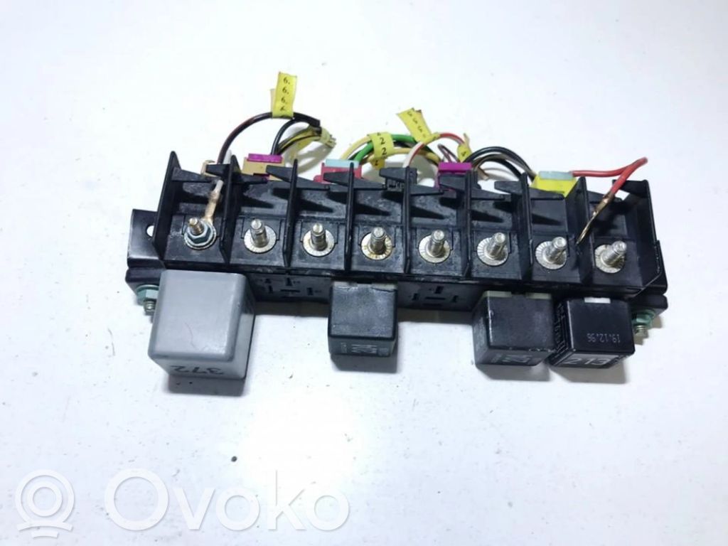 Audi A8 S8 D2 4D Set cutie siguranțe 