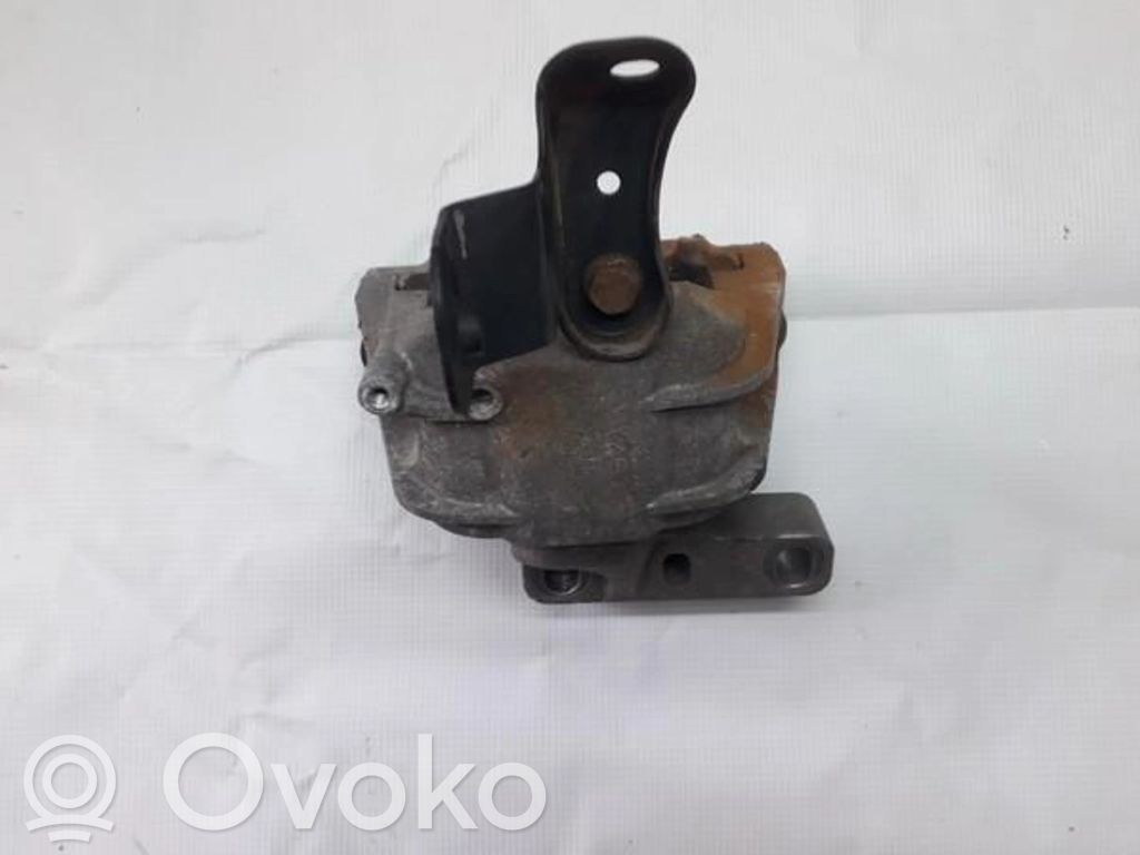 Volkswagen Golf V Engine mount bracket 
