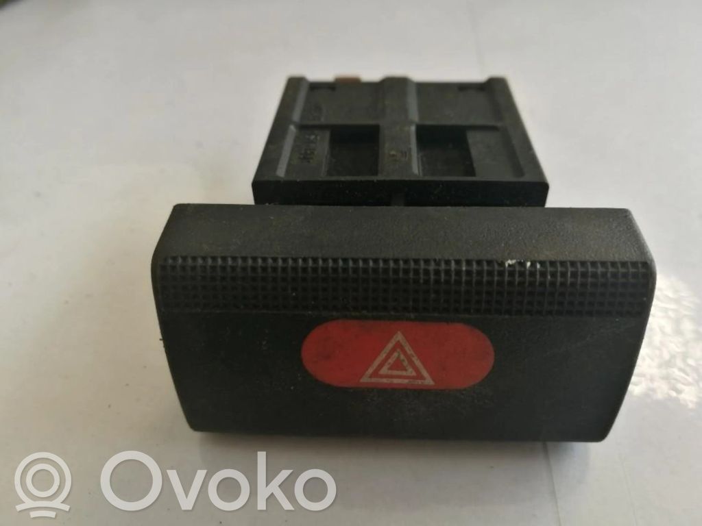 Botón interruptor de luz de peligro   09134513,09138047,09134513,09138047