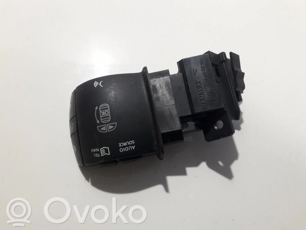 Renault Megane III Interruptor de control multifunción 