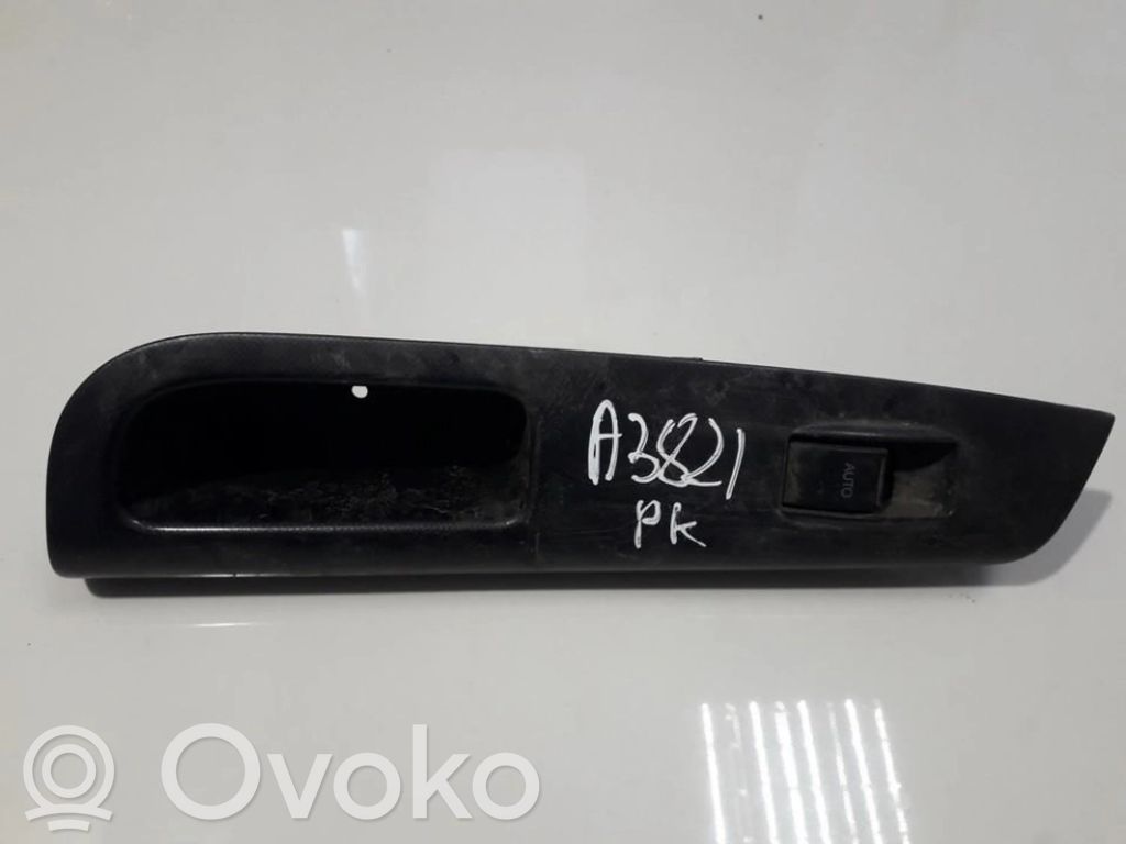 Toyota Corolla E120 E130 Przyciski szyb 