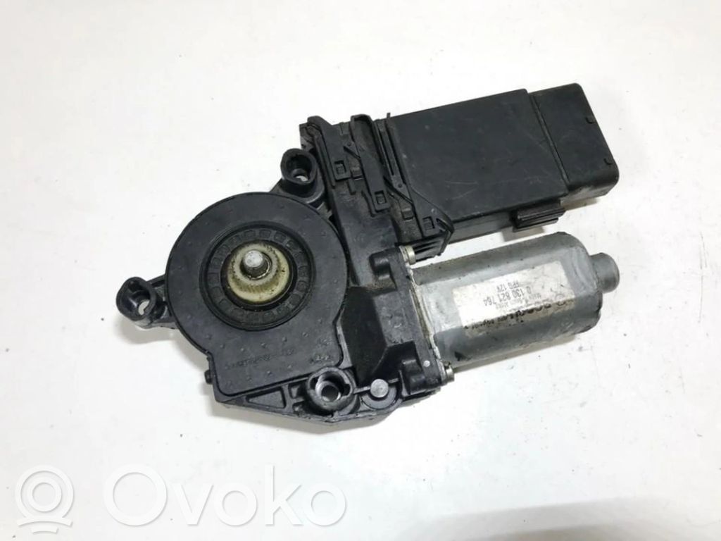 Audi A4 S4 B7 8E 8H Motorino alzacristalli della portiera anteriore