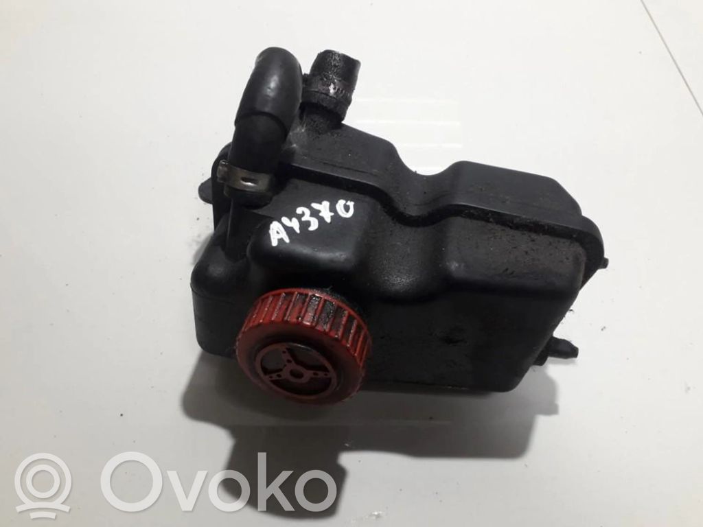 Peugeot 406 Ohjaustehostimen nestesäiliö 