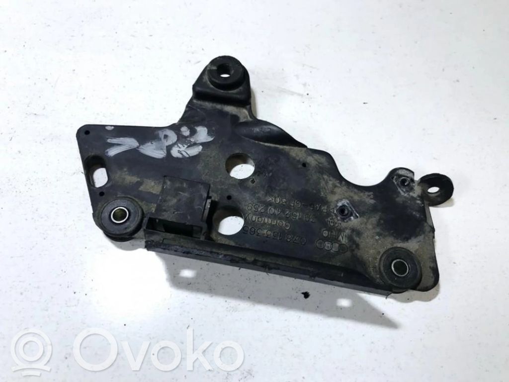 Audi A6 S6 C5 4B Engine mounting bracket 