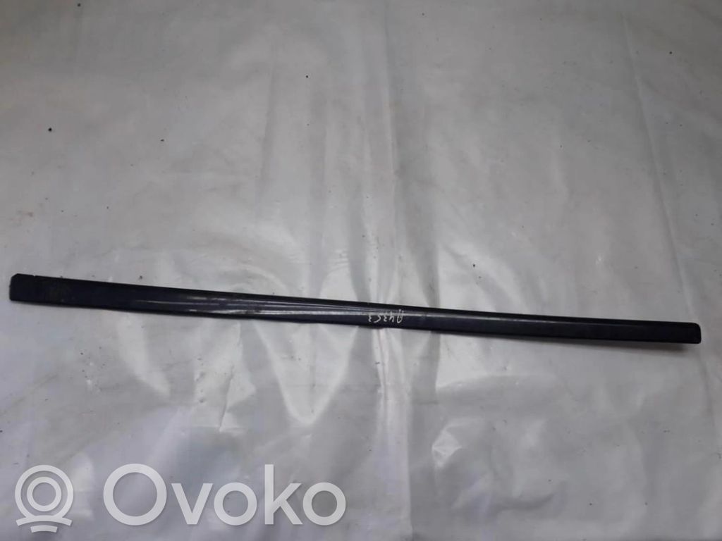 Audi A4 S4 B6 8E 8H Etuoven lista (muoto)