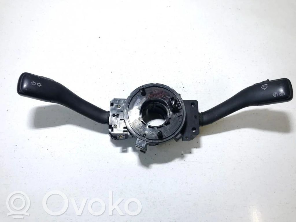 Volkswagen PASSAT B5 Leva/interruttore dell’indicatore di direzione e tergicristallo 