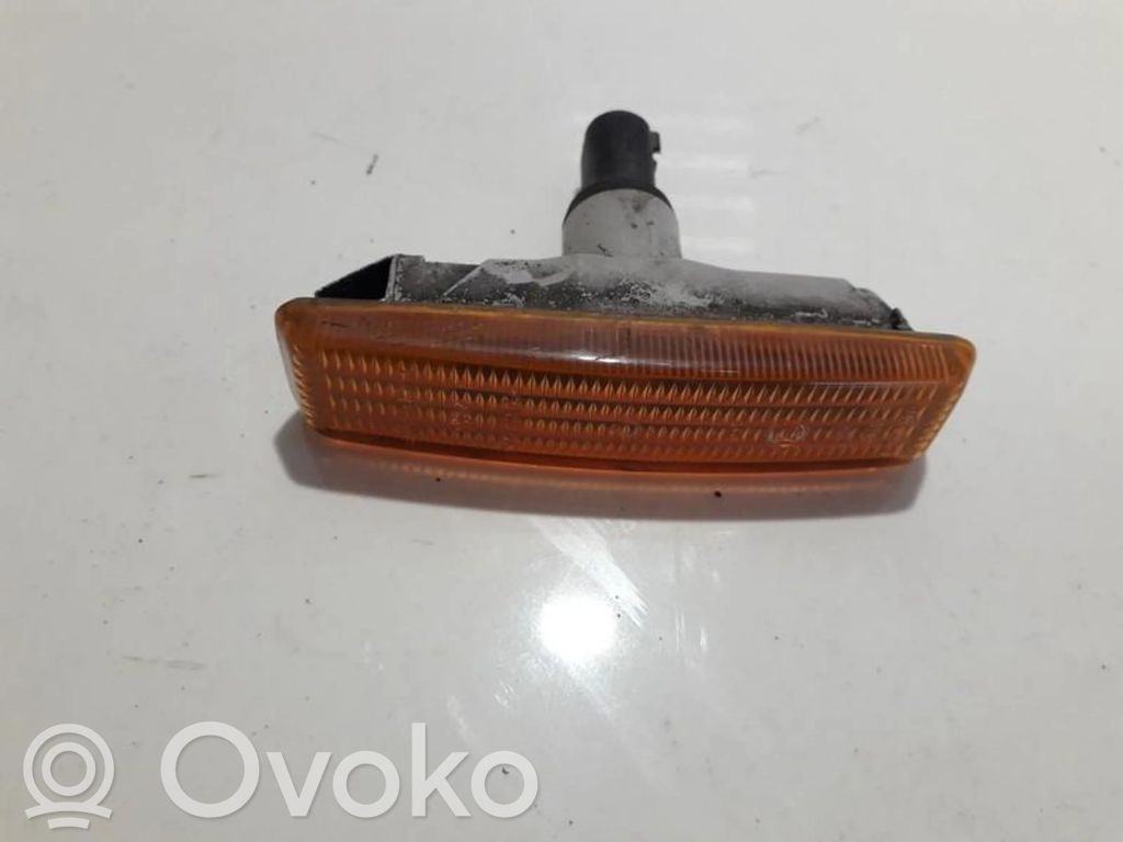 BMW 5 E39 Indicatore di direzione del parafango anteriore 