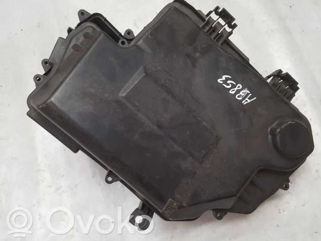 Audi A6 S6 C6 4F Ilmansuodattimen kotelo