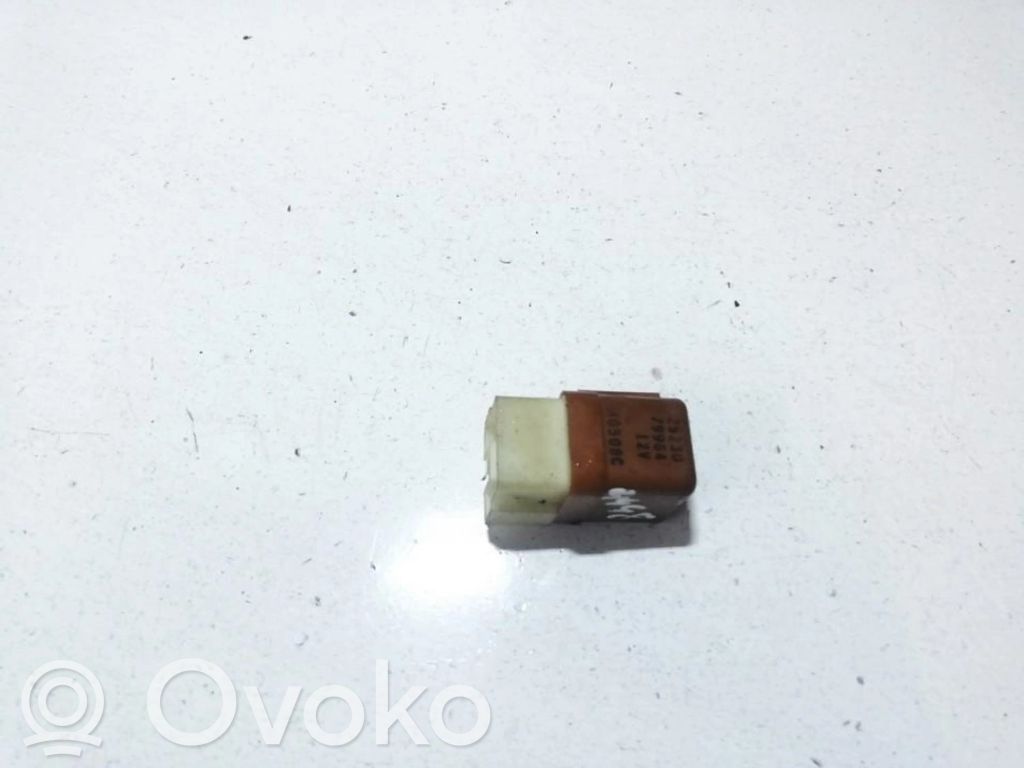 Nissan Primera Alte relee 