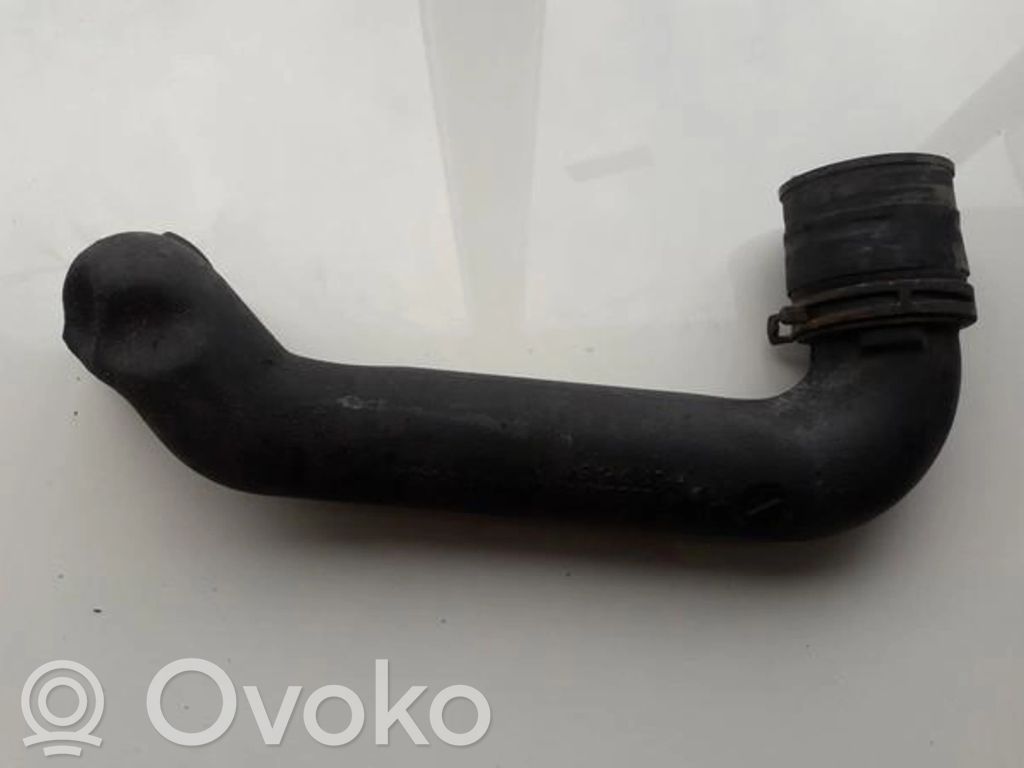 Volkswagen PASSAT B4 Wąż / Rura intercoolera