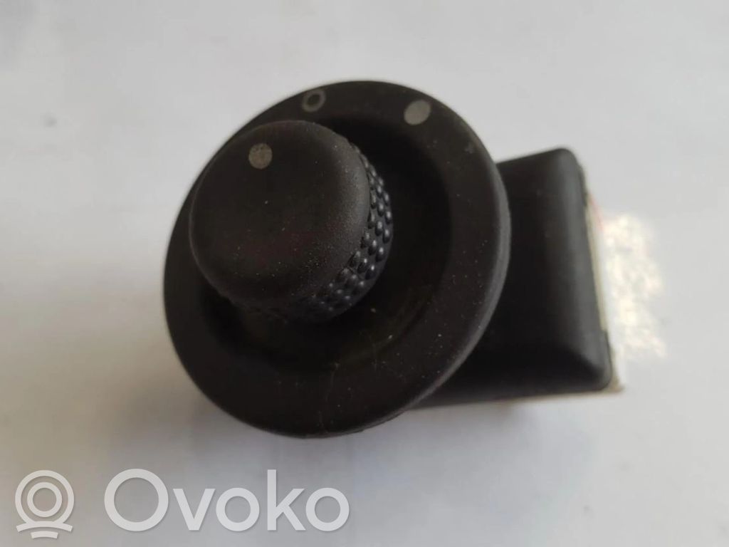 Interruttore specchietto retrovisore   8200002442,8200002442