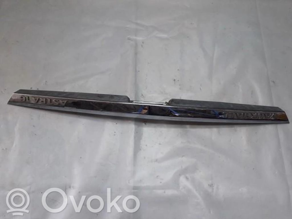 Opel Astra H Lampă număr cu montare pe hayon 