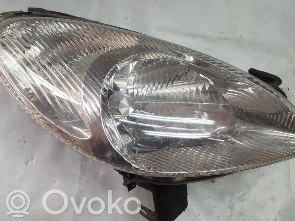 Citroen Xsara Picasso Phare frontale 