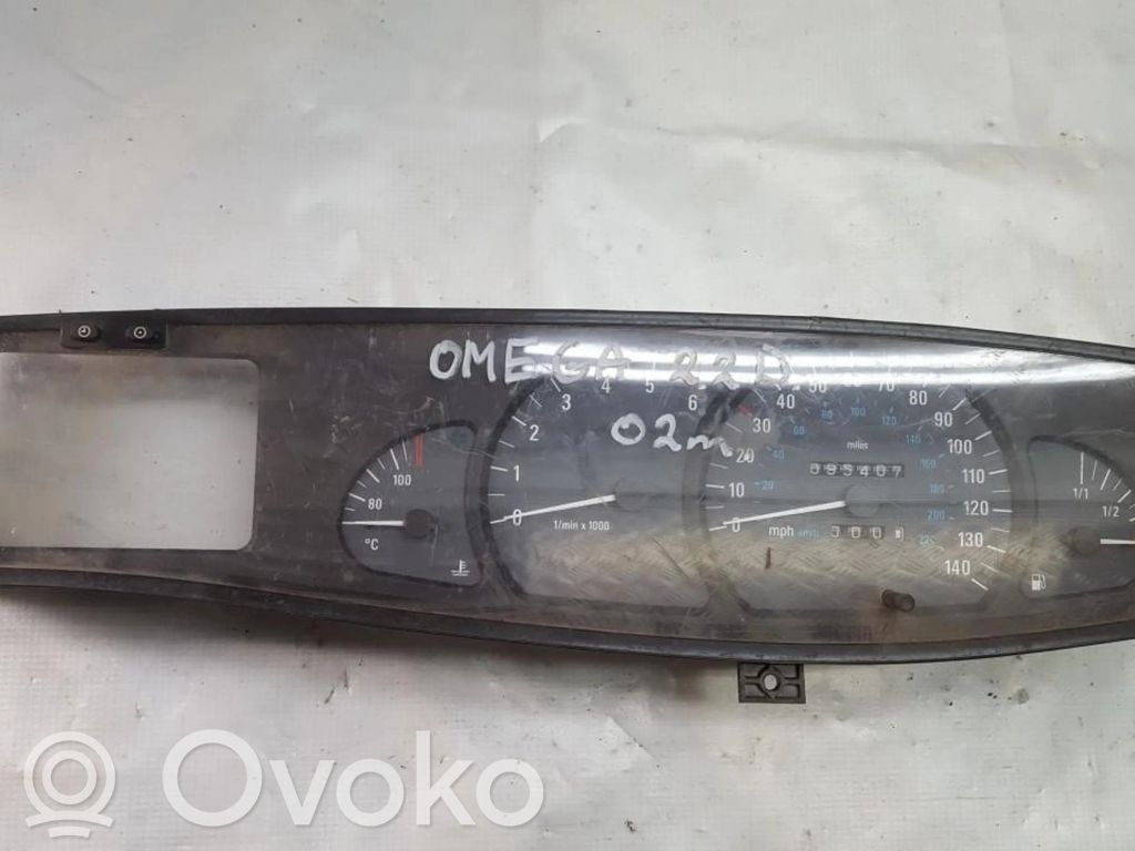 Opel Omega B2 Nopeusmittari (mittaristo)