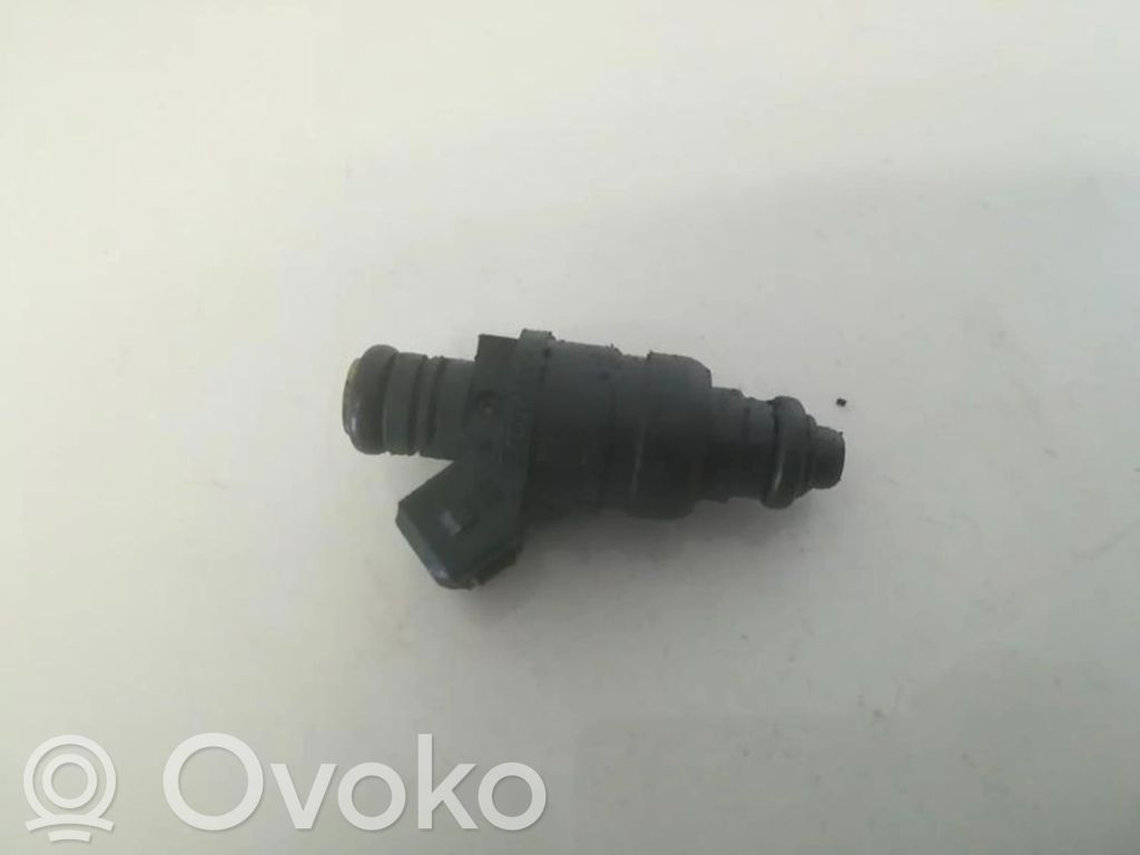 Inyector de combustible   037906031AA,037906031AA