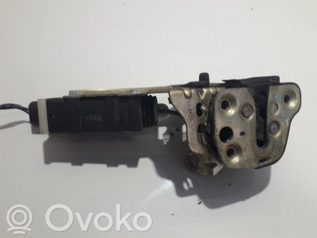 Opel Omega A Takaoven lukko 