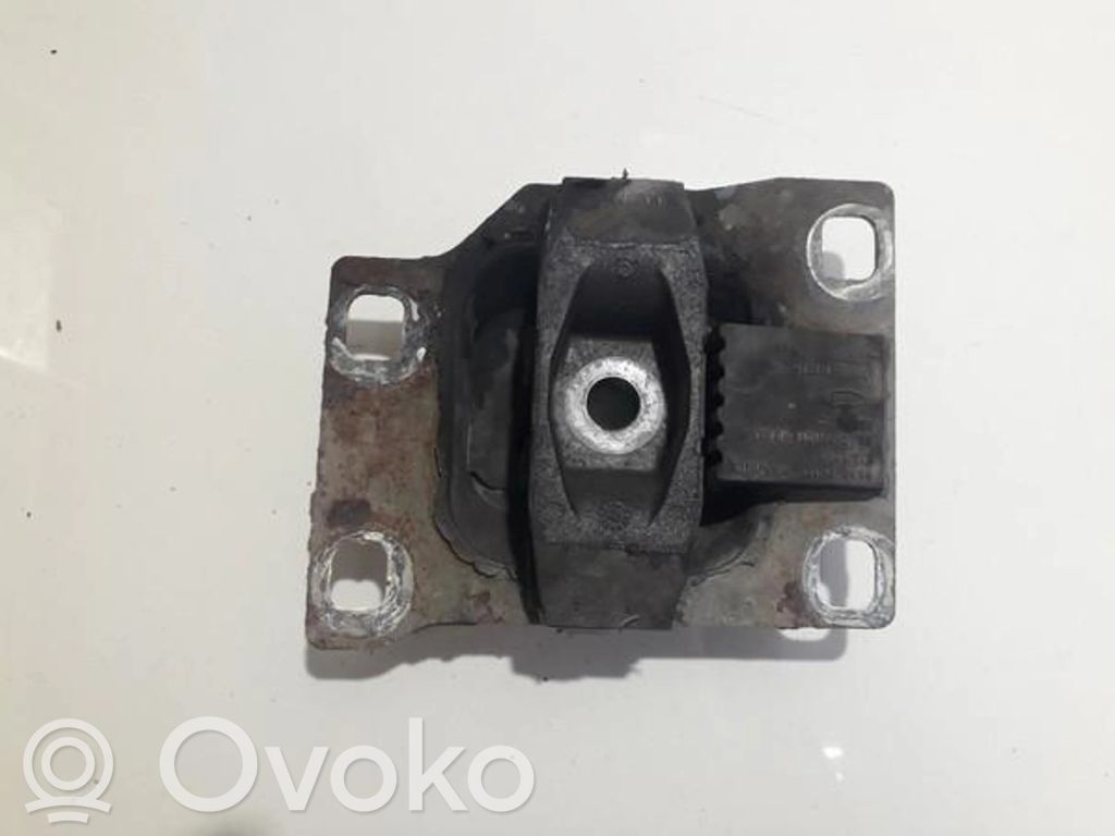 Ford Focus Wspornik / Mocowanie silnika 