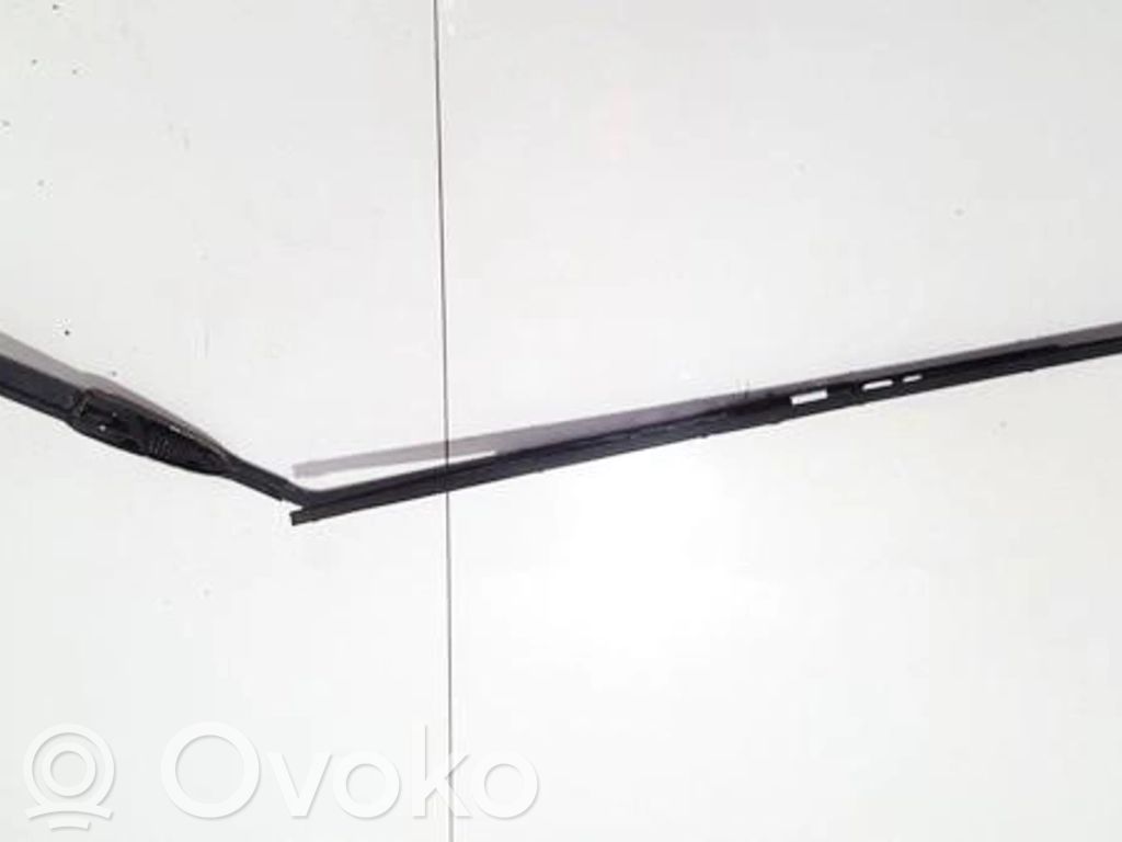 Mazda 323 Ramię wycieraczki szyby przedniej / czołowej 