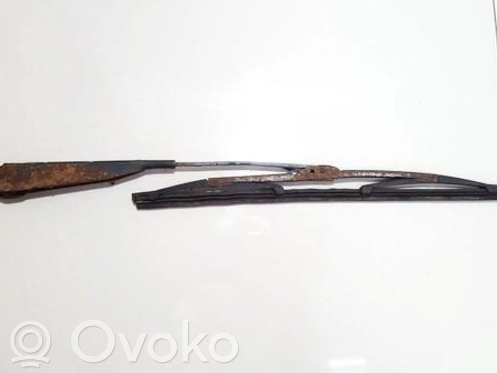 Opel Omega B1 Braccio della spazzola tergicristallo posteriore 