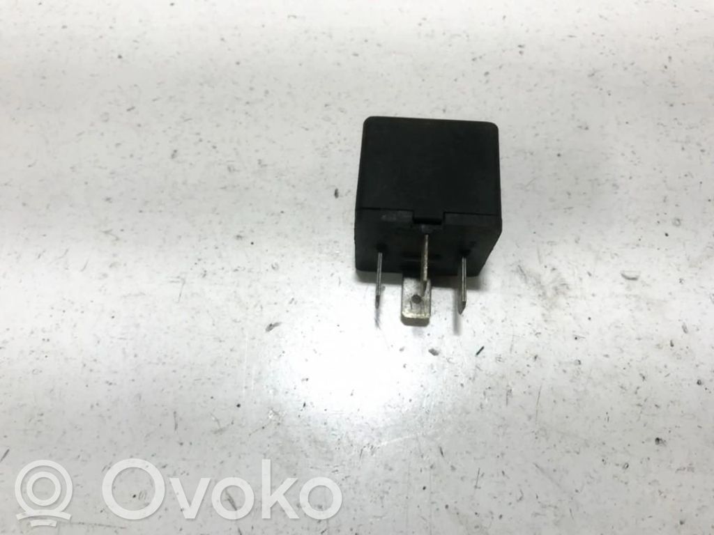 Altri relè   8D0951253A,8D0951253A