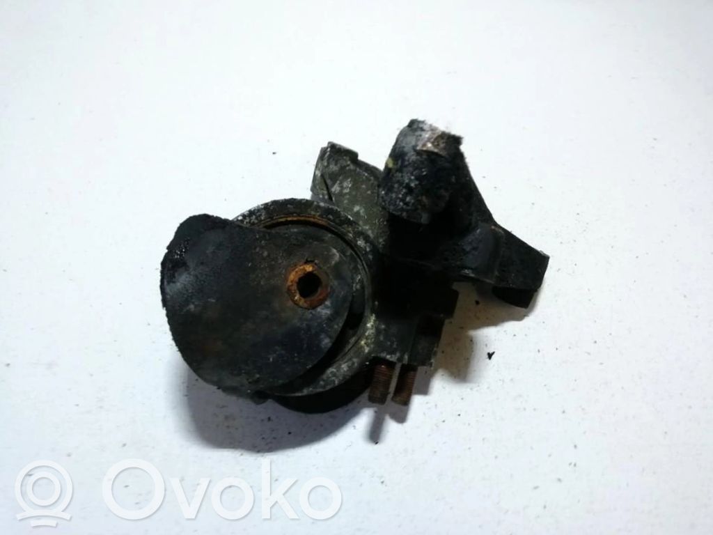 Engine mount bracket   MR290428,MR290428