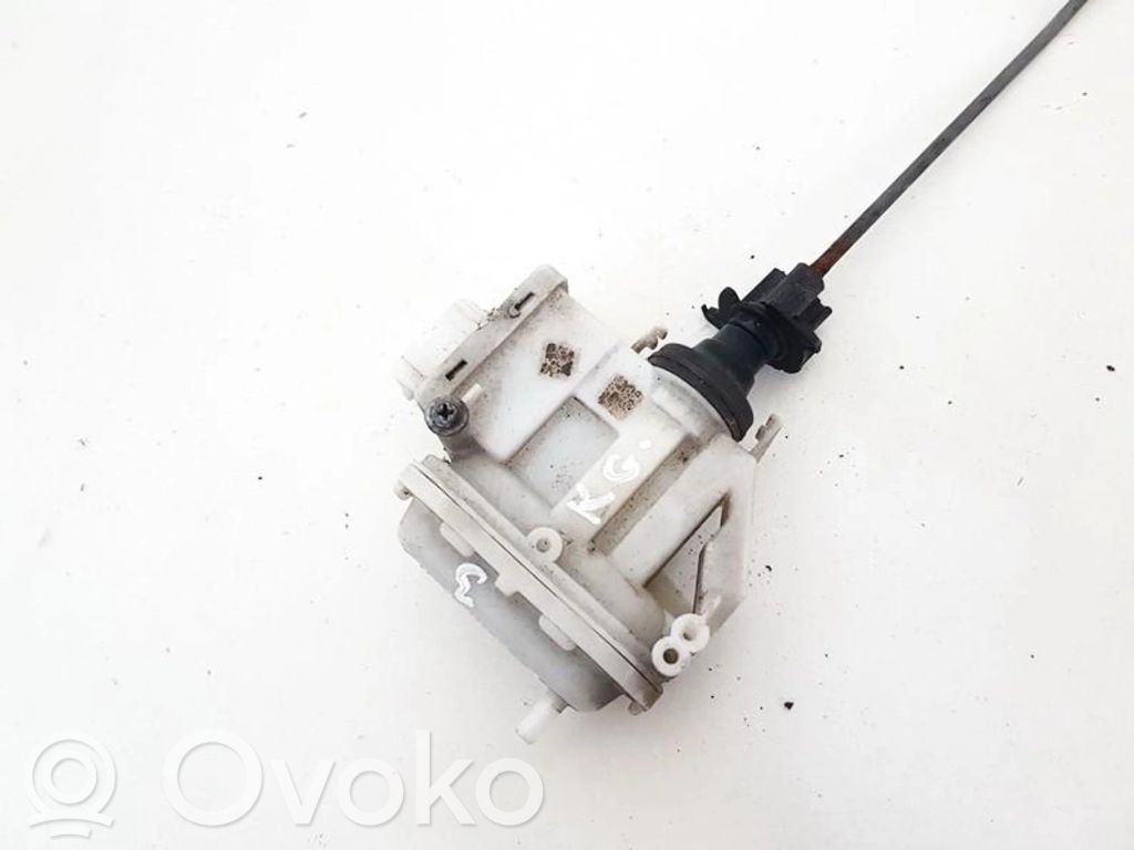 Volkswagen PASSAT B4 Pompă vacuum închidere centralizată
