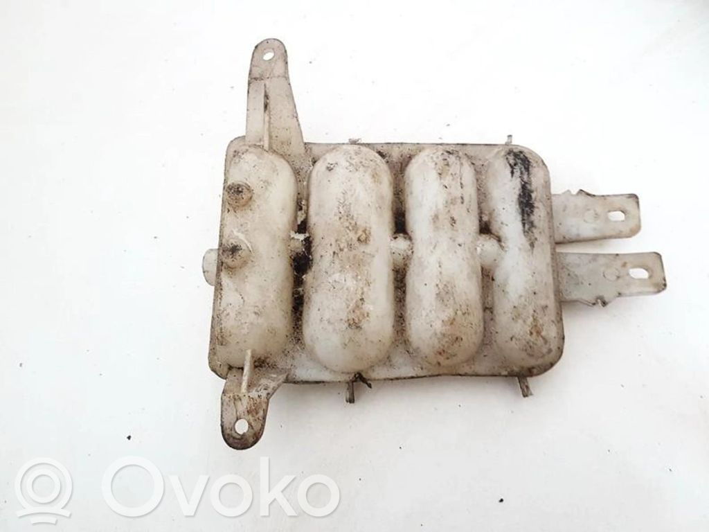 Audi A4 S4 B5 8D Serbatoio del vuoto