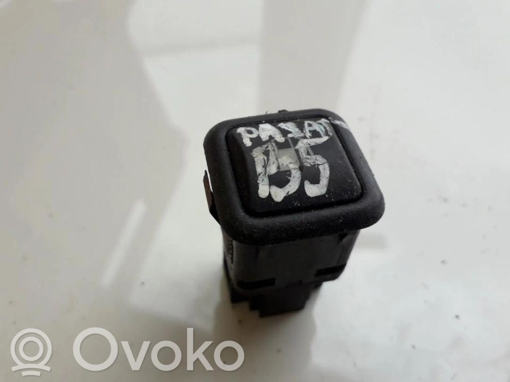 Volkswagen PASSAT B5 Interruttore apertura sportello carburante