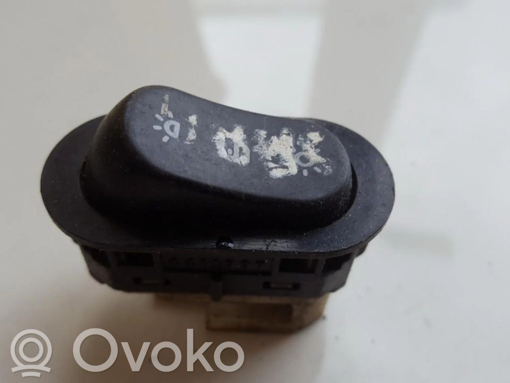 Saab 9-3 Ver1 Otros interruptores/perillas/selectores 