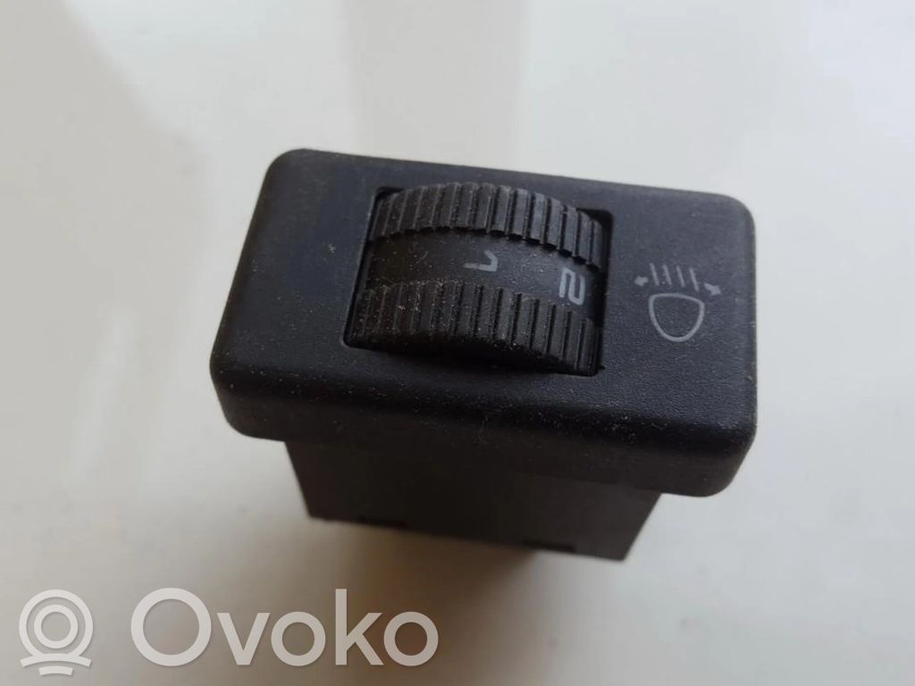 Volkswagen PASSAT B3 Comutator control nivel faruri 
