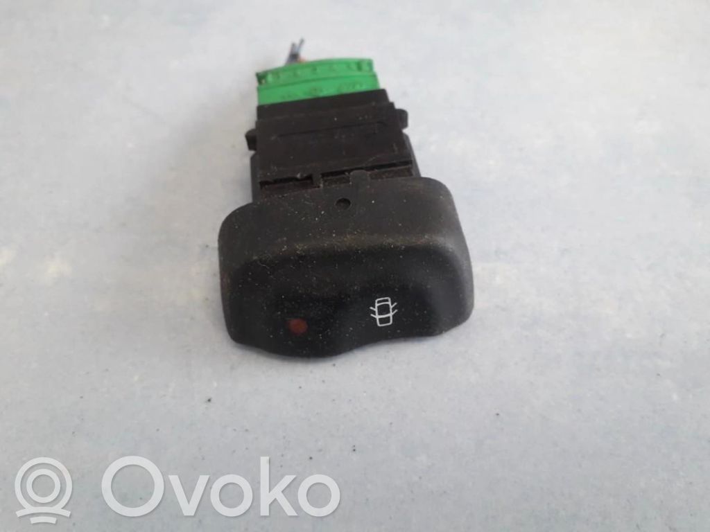 Botón interruptor de bloqueo de puertas   841242B,841242B
